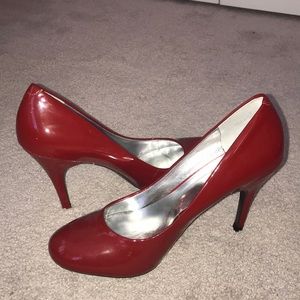 Red 4in heels